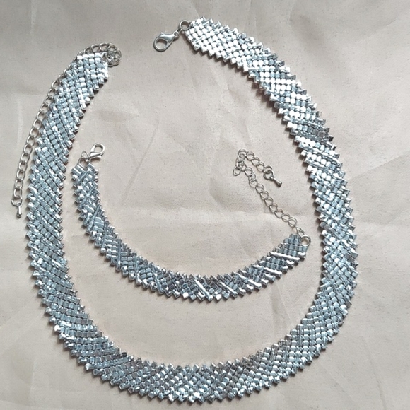 Necklace Bracelet Set - Picture 4 of 5